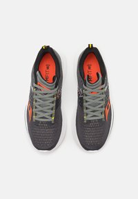 Saucony RIDE 17 - Hardloopschoenen voor op de weg - shadow/pepper