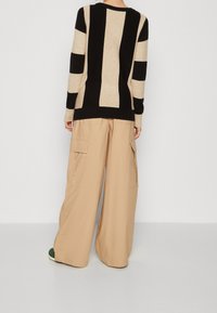 VILA Stickad tröja - beige