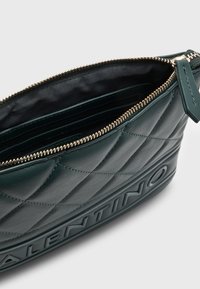 Valentino Bags ADA - Mala a tiracolo - foresta