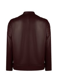 Veste en cuir bordeaux au design épuré, avec un col montant et des accents de couture. La vue de dos montre une texture lisse et une coupe ajustée.