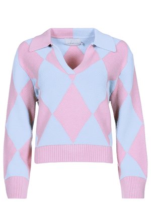 Pulover z V-izrezom, okrašen z diamantnim vzorcem v svetlo modri in rožnati barvi. Pletena tekstura, rebrasti manšeti in rob, s ovratnikom.