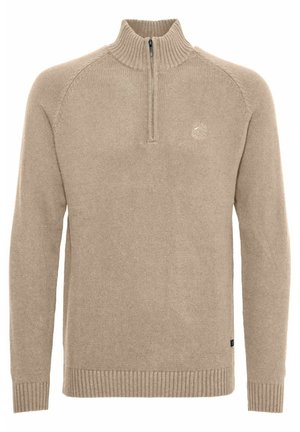 Beige Strickpullover mit einem Halb-Reißverschluss-Kragen, gerippten Bündchen und Saum, aus strukturiertem Material und mit einem kleinen Logo auf der Brust.