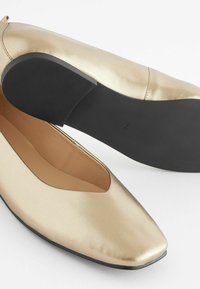 Next SIGNATURE CUT STANDARD - Ballerinasko - gold