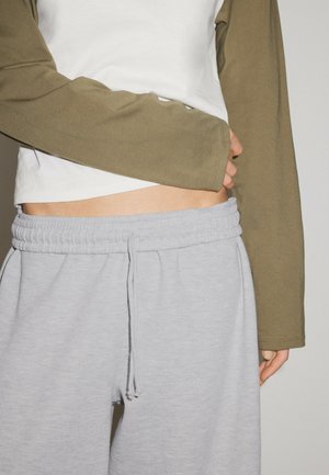 Stradivarius, TOGGLE JOGGER TROUSERS - Pantalon de survêtement - light grey