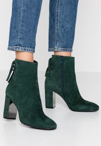 Minelli Bottines à talons hauts - green