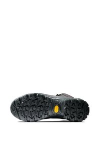 Schwarze Wanderschuhsohle mit tiefen Profilen und einem sichtbaren gelben Logo. Der Gummi hat eine raue Textur, die für unterschiedliche Terrains geeignet ist.
