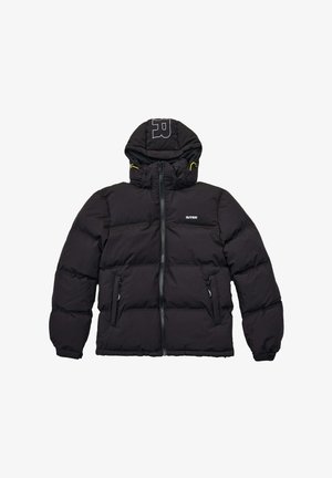 Giacca a vento nera imbottita con zip frontale, cappuccio elastico, due tasche laterali con zip e dettaglio del logo in bianco sul cappuccio. Design trapuntato e strutturato.