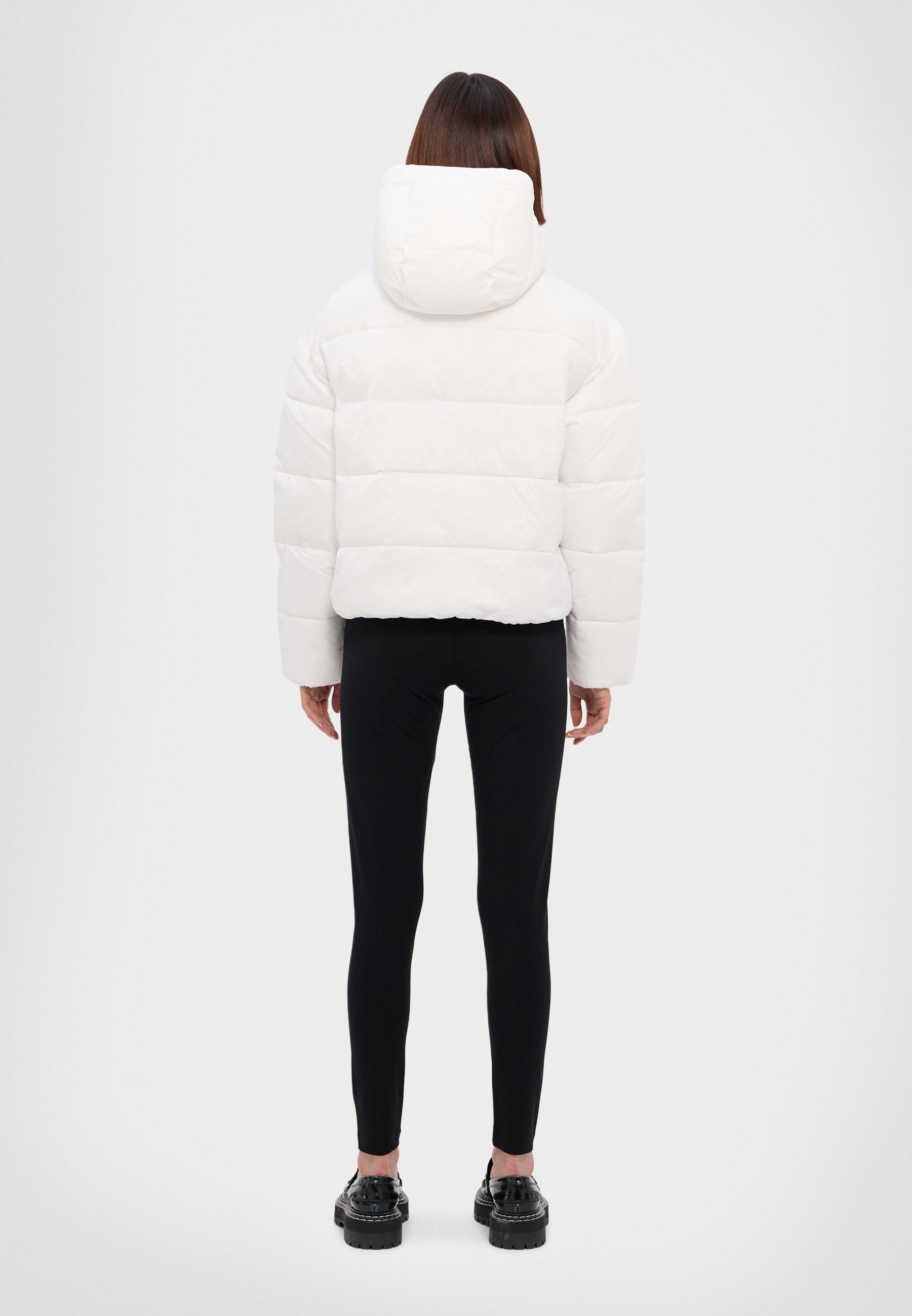 EMPORIO ARMANI M ホワイト スキー アウター レディース 838823e2a9a1e91bc0f36f86ca494c