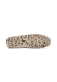 Suela de zapato con una superficie de goma beige texturizada, que presenta pequeños patrones circulares y rectangulares, un logo central y bordes redondeados.