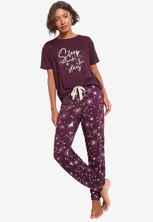 REGULAR FIT - UNDER THE STARS  SET  - Pidžamas komplekts - burgundy red