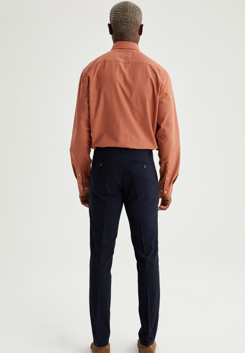 Herren Chinos | DeFacto REGULAR FIT Stoffhose navy/hellblau - EZ55607 Herren Chinos | DeFacto REGULAR FIT Stoffhose navy/hellblau - EZ55607