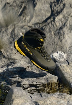 TX5 GTX - Matkajalatsid - carbon/yellow