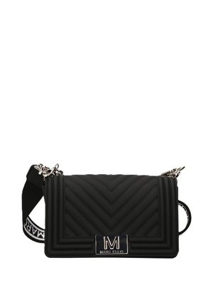 Borsa a tracolla nera trapuntata con dettagli in catena d'argento e ampio cinturino in tessuto, targhetta frontale con logo Marc Ellis.