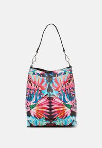 Farverig tote taske med tropisk blomsterdesign i pink, blå, grøn og sort, med en aftagelig sort skulderrem og sølvspænder.