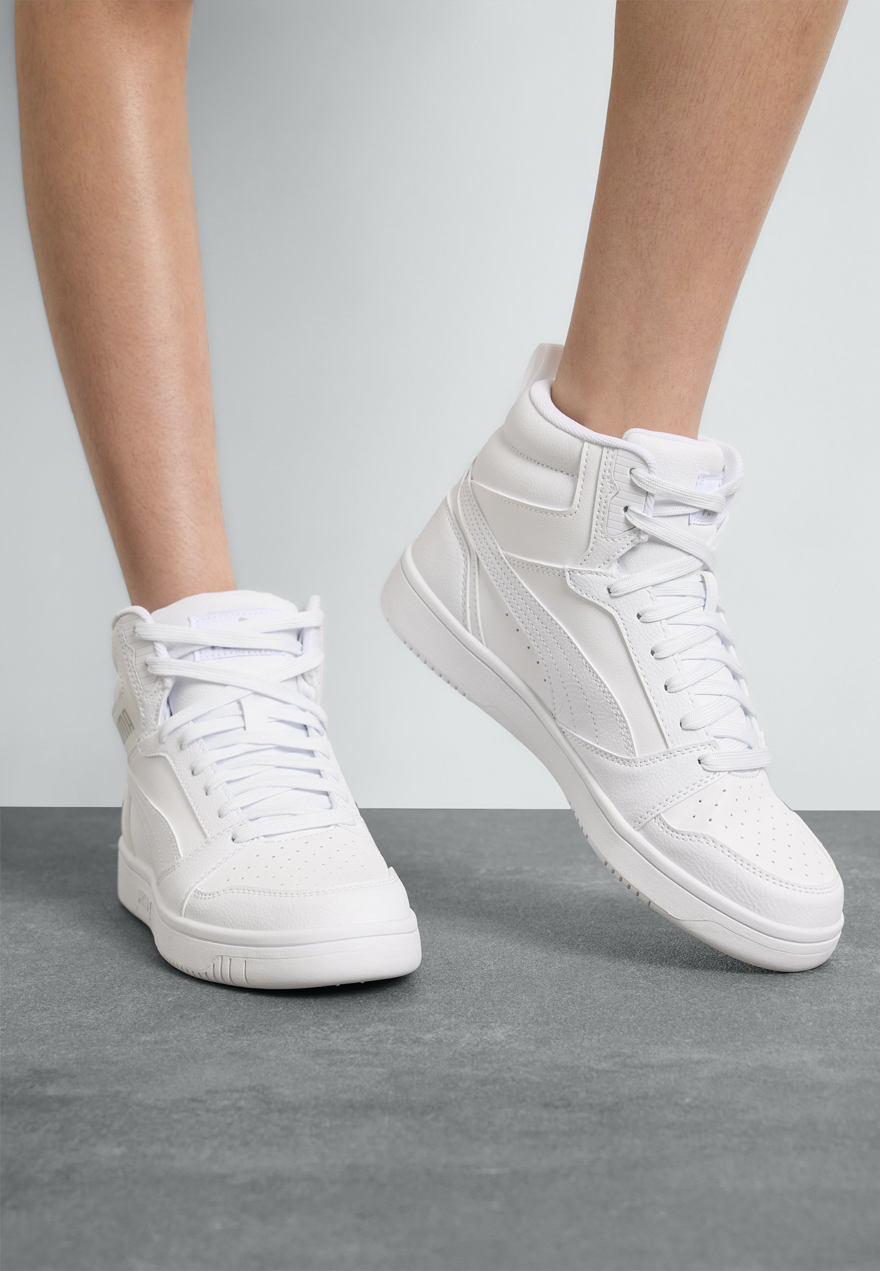 Puma REBOUND V6 MID JR - High-top trainers - puma white-cool light  gray/black - Zalando.co.uk