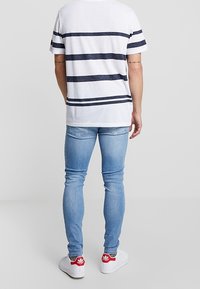 Gym King Vaqueros pitillo - blue denim