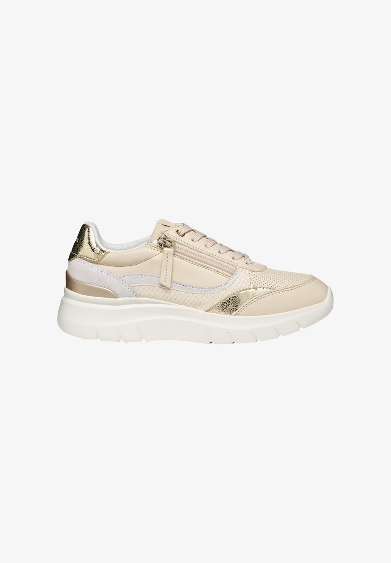 Beige en gouden sneaker met geperforeerde neus, rits aan de zijkant, veters aan de voorkant, gestructureerd zijpaneel en dikke witte zool.