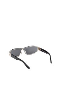 Solbriller med mørkegrå linser, metalramme i sølv og arme i sort plastik, med et slankt, aerodynamisk design.