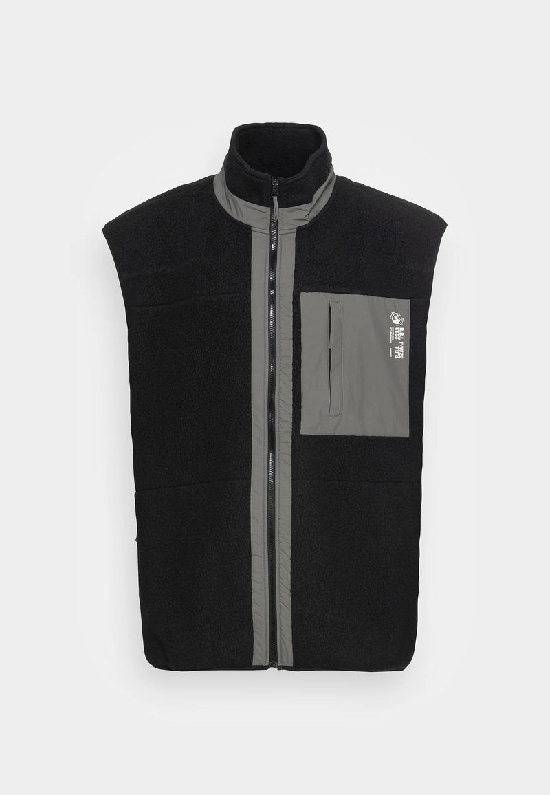 Gilet in pile nero con colletto alto, zip frontale e dettagli delle tasche grigi. Presenta una texture liscia e un design senza maniche.