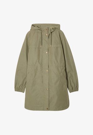 Chaqueta con capucha de color verde oliva hecha de una tela ligera, que presenta puños elásticos, botones a presión y dos bolsillos laterales para mayor comodidad.