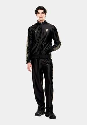 EA7 Emporio Armani, J TRACKSUIT COL UC001 - Chándal - black