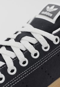 adidas Originals STAN SMITH CS - Tenisice - core black/core white