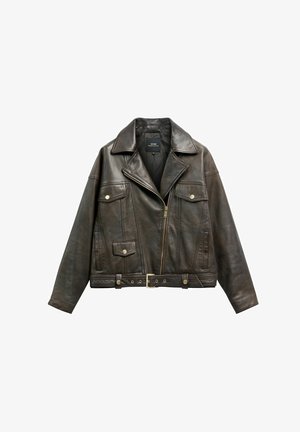 Ciemnobrązowa skórzana kurtka motocyklowa z zamkiem błyskawicznym, szerokim kołnierzem, kieszeniami na patki zapinanymi na guziki oraz regulowanym paskiem w talii.