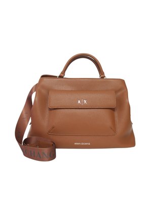 Borsa a mano in pelle marrone con forma strutturata, tasca frontale e doppi manici. La tracolla regolabile presenta il marchio "ARMANI EXCHANGE".