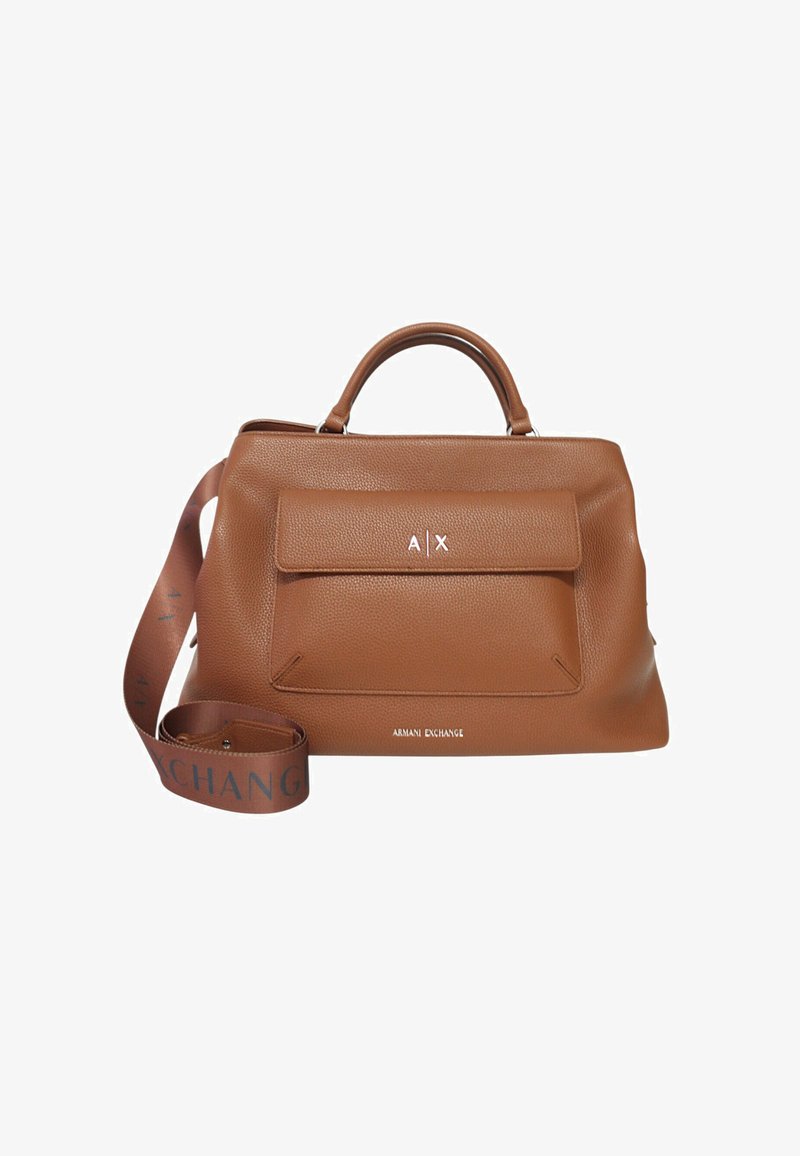 Borsa a mano in pelle marrone con forma strutturata, tasca frontale e doppi manici. La tracolla regolabile presenta il marchio "ARMANI EXCHANGE".
