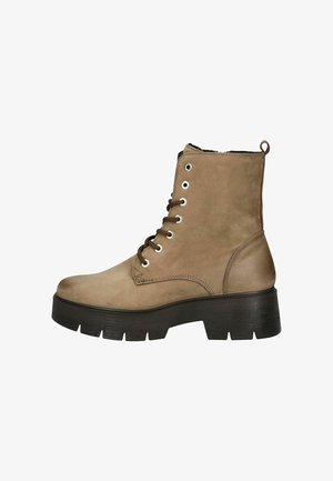 Stivaletti in pelle marrone con punta arrotondata, chiusura con lacci e lato texturizzato. Suola platform nera spessa e linguetta sul retro.