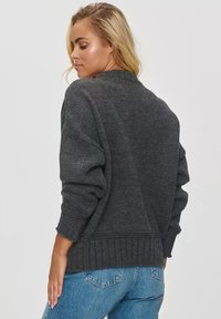 Makadamia - Sweter