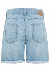 Lichtblauwe denimshorts met een opgerolde zoom, met een vervaagde textuur, twee achterzakken en een bruine leren label op de tailleband.