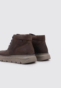 CallagHan Botines con cordones - brown