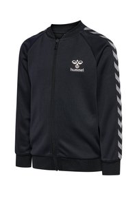 Czarna kurtka na zamek wykonana z gładkiej tkaniny, z prążkowanym kołnierzem i mankietami, z kontrastującymi pasami w kształcie chevron na rękawach oraz detalem z logo.