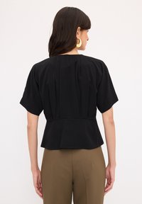 adL ZIPPER DETAILED - Bluse - black