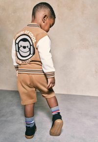Next LETTERMAN SET  - REGULAR FIT - Træningssæt - tan brown monkey