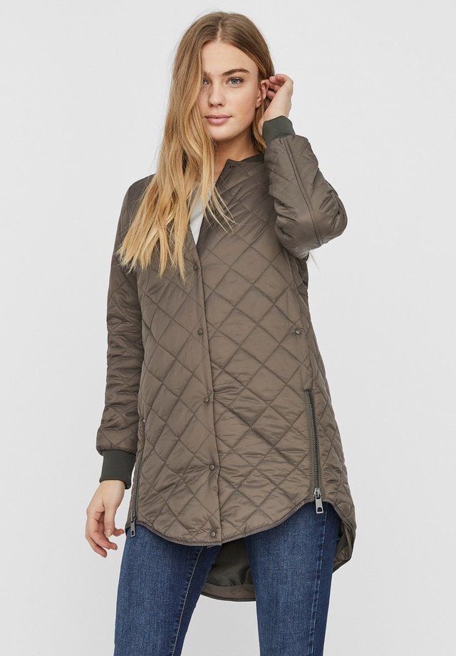 Winter coat - bungee cord