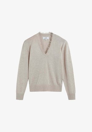 Suéter de cuello en V en beige claro con un acabado texturizado. Presenta bordes desflecados y puños y dobladillo acanalados para un detalle adicional.