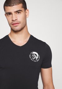 Diesel BUNDLE UMKIT SHAMGIFT - Pijamas - black