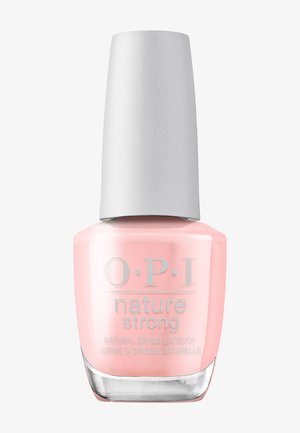 Flacon de vernis à ongles O.P.I. Nature Strong rose avec capuchon blanc, étiqueté comme vernis d'origine naturelle.