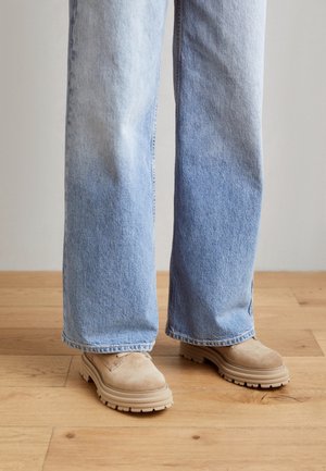 Bottines à lacets - beige