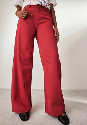 Jean flare - red