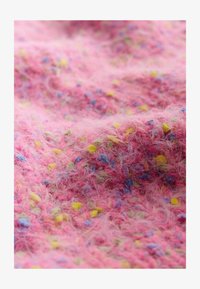 Atlasīts, bright pink neppy