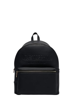 Zaino nero con tasca frontale con zip e testo in rilievo "LOVE MOSCHINO Made with love" sul comparto principale.