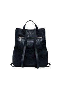 Schwarzer Leder-Rucksack mit geprägten Mickey-Maus-Gesichtern und Logos, ausgestattet mit einem oberen Griff, zwei Schulterriemen und einer vorderen Reißverschlusstasche.