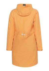 Veste parka orange imperméable avec capuche, taille cintrée avec un cordon de serrage, et poignets boutonnés. Texture lisse et coupe mi-longue.