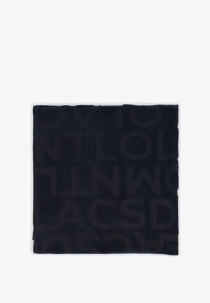Toalla de algodón en un profundo color azul marino con un diseño texturizado que presenta grandes letras en relieve. Material suave de rizo con un borde tejido plano.