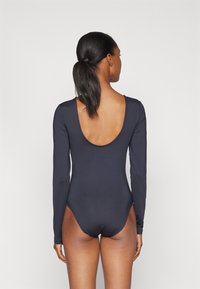 ONLY Play ONPDANCE ON GYM SUIT - Triko - blue graphite