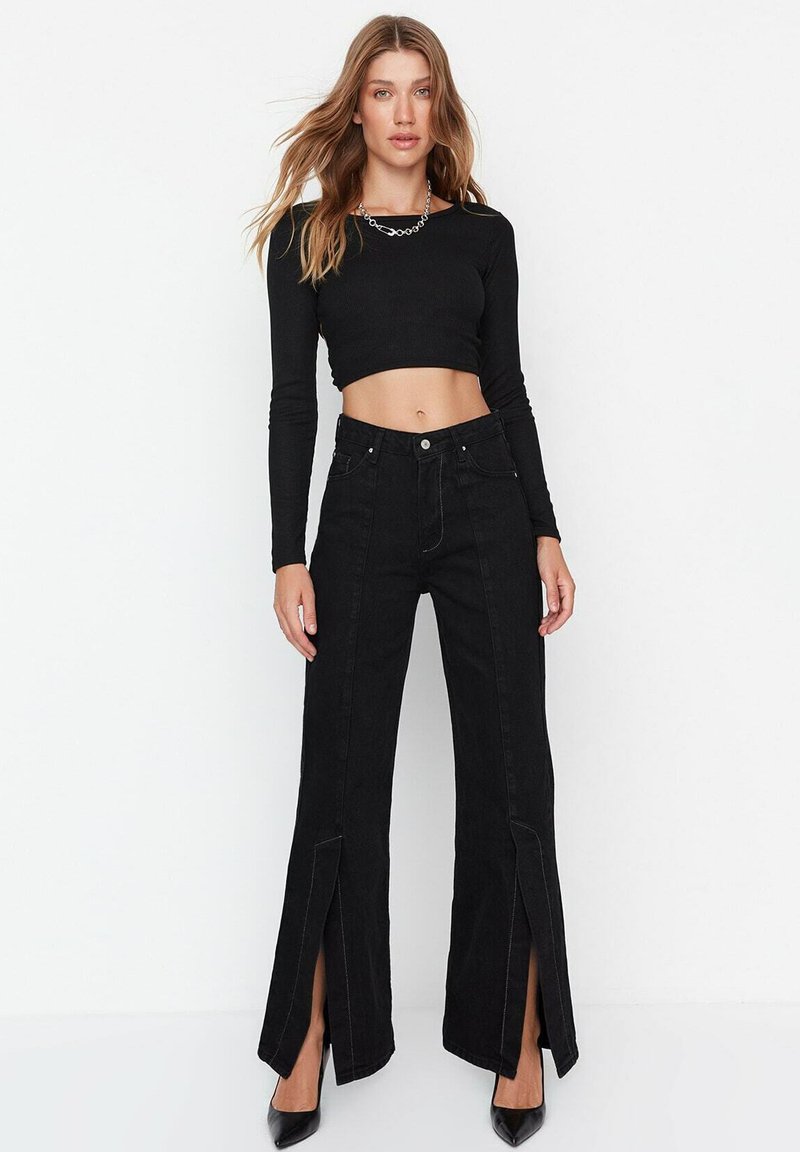 Trendyol Flared Jeans black Zalando.de