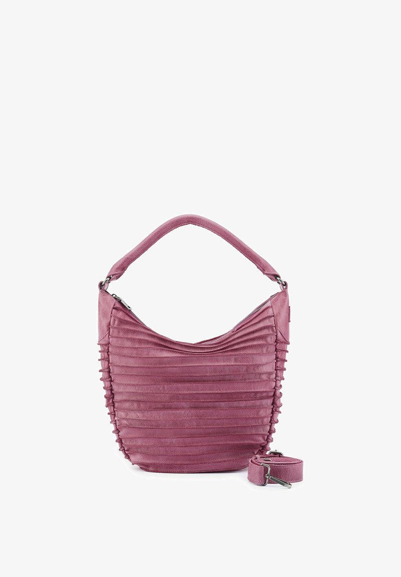 Bolso de hombro texturizado en color malva con diseño plisado, asa corta y correa desmontable y ajustable sobre fondo blanco.